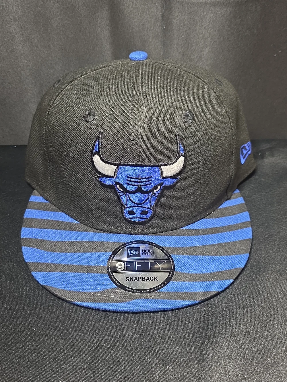 New Era Chicago Bulls Snapback Hat - Black & Blue